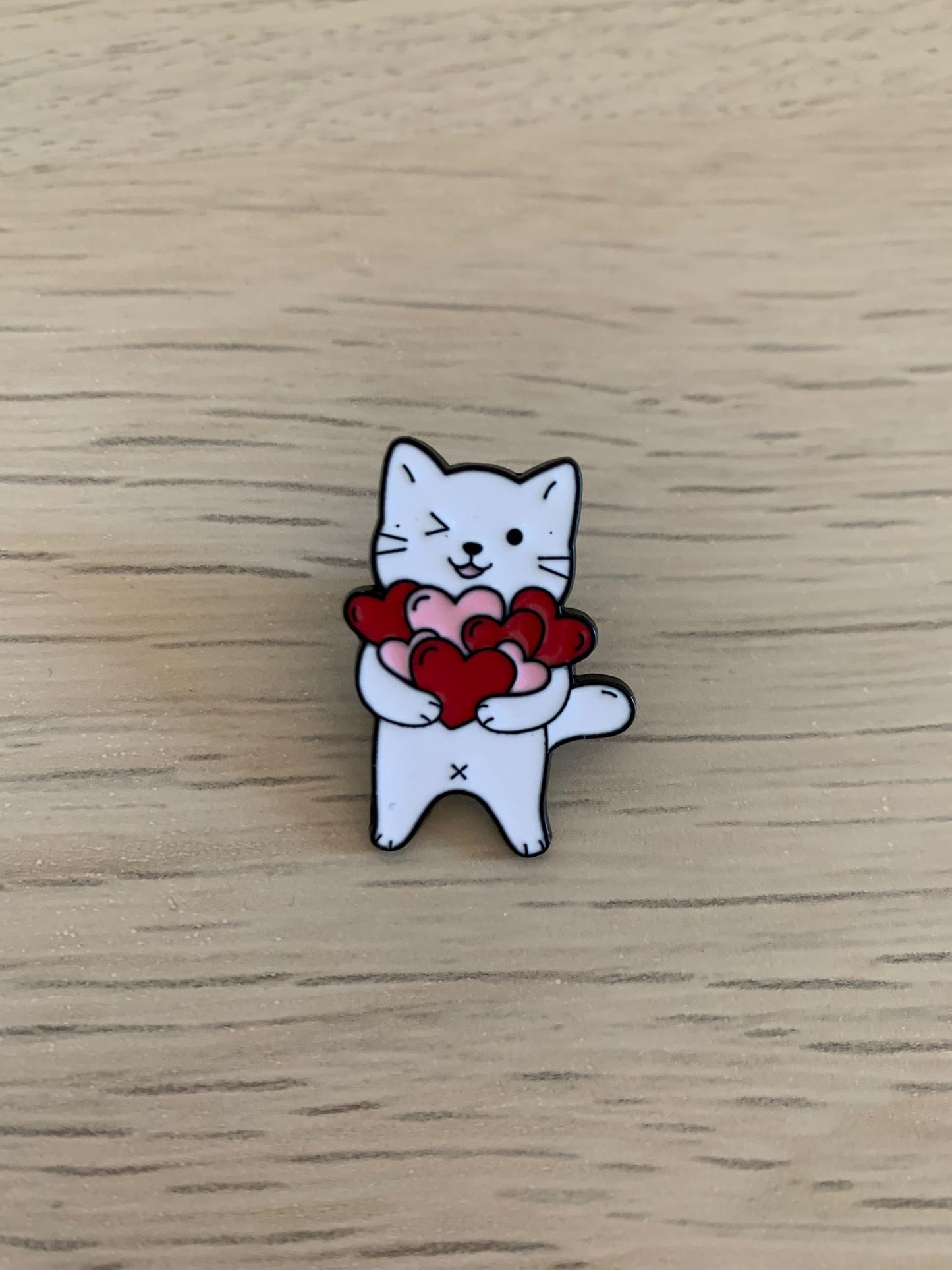 Katze mit Herzen , Pin, Zubehör