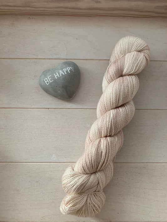 Lacegarn, Cafe au Lait, handgefärbte Wolle