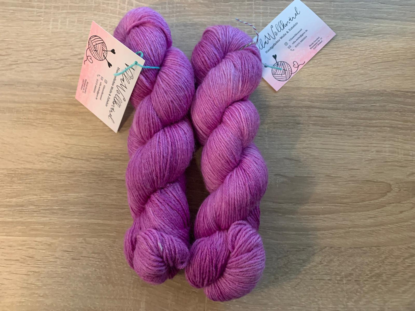 Purpur Glöckchen, handgefärbte Wolle, DK, Bambus