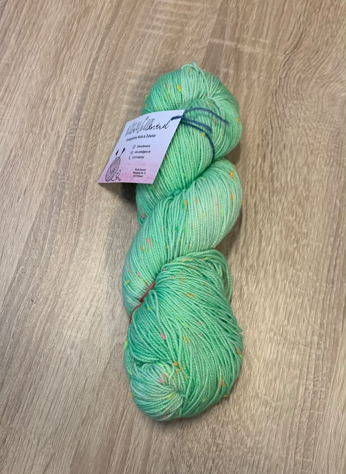 Neon Neps, Handgefärbte Wolle