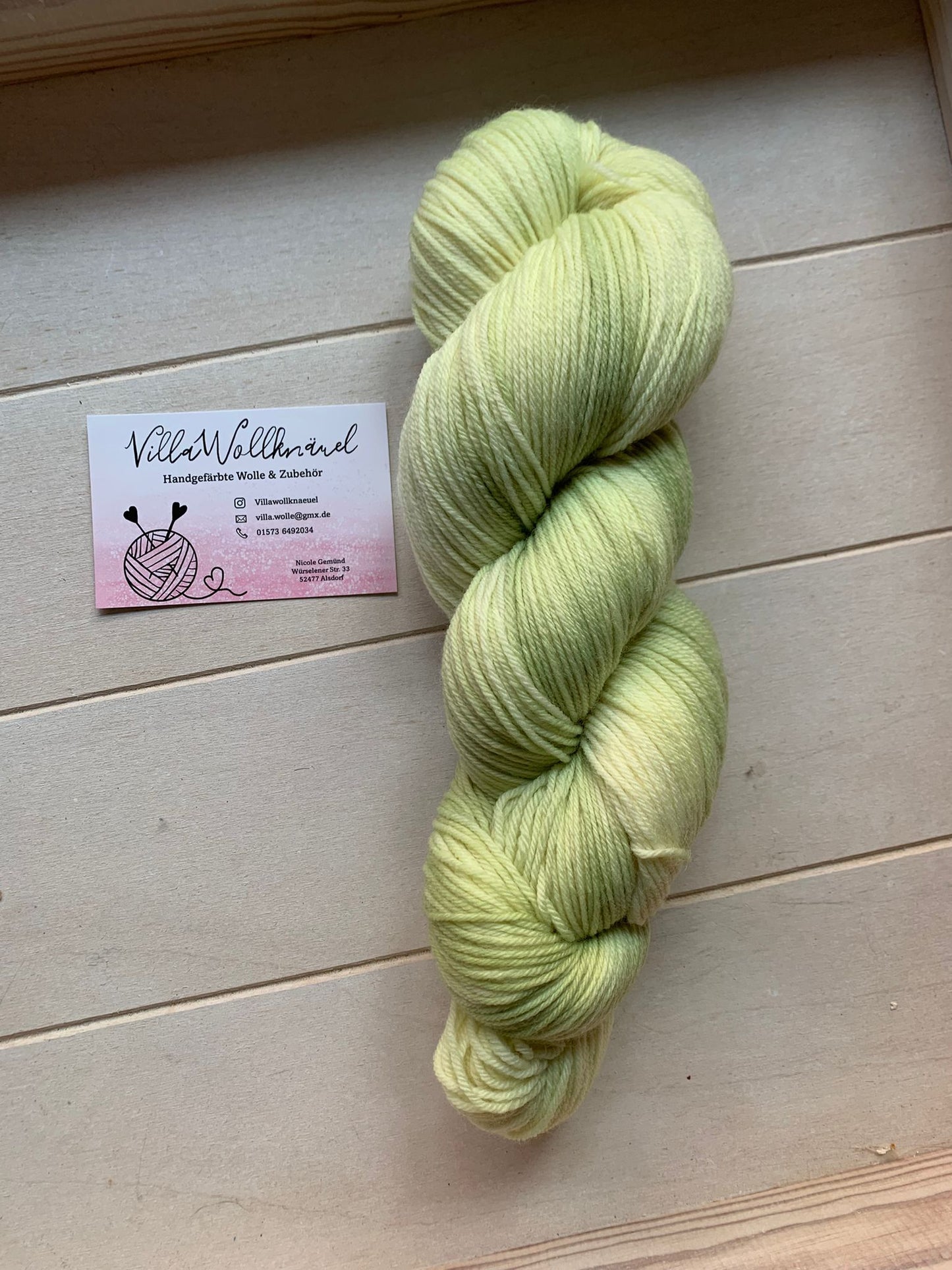 Merino extrafine Schurwolle, Sockenwolle, grün, handgefärbt