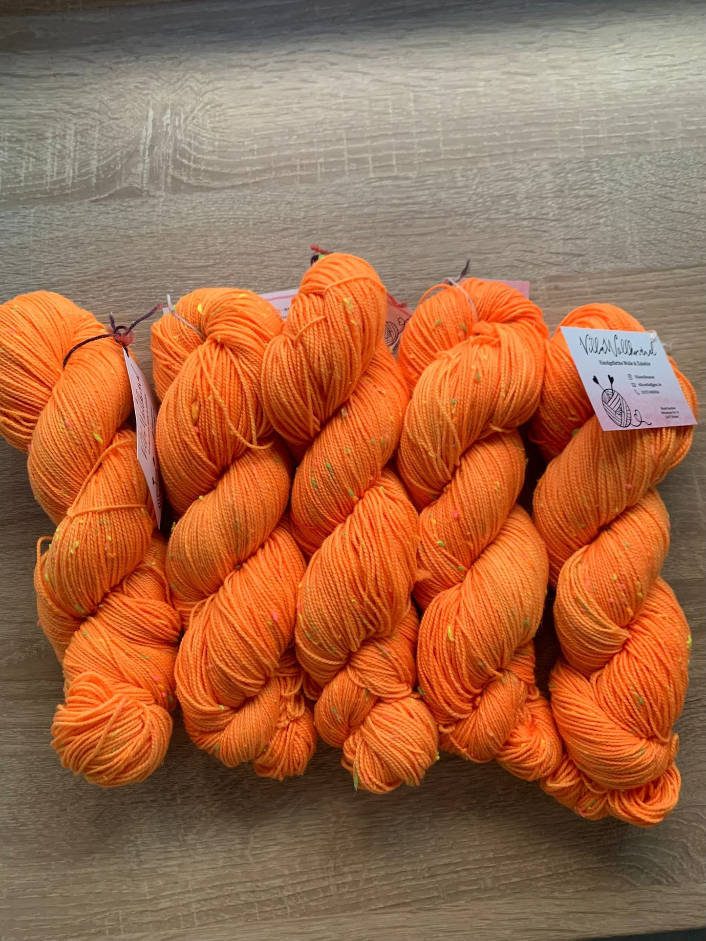 Neon Neps, orange, handgefärbte Wolle