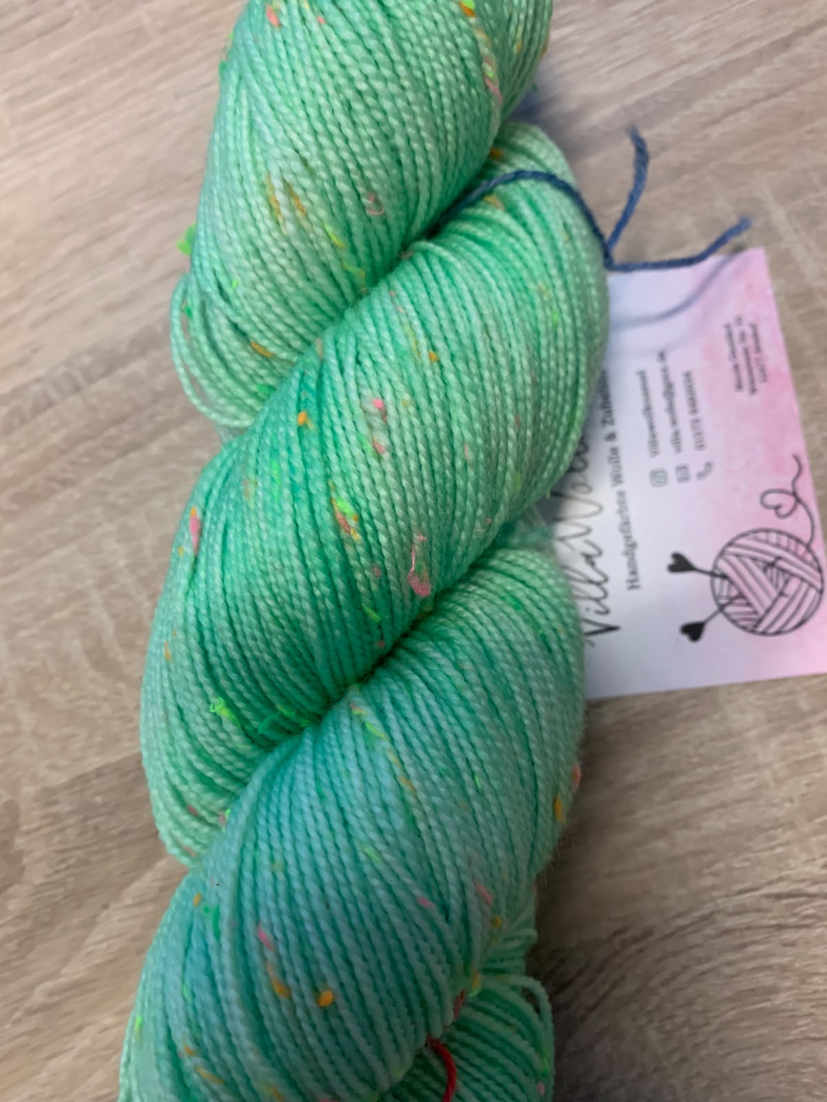 Neon Neps, Handgefärbte Wolle