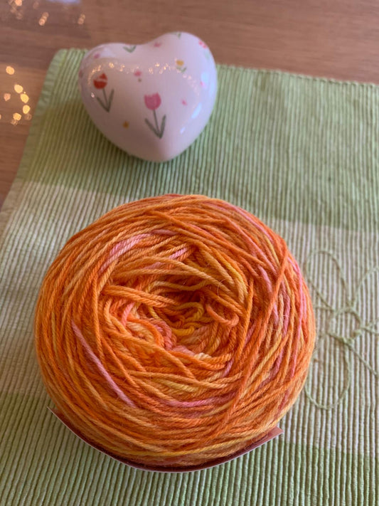 Handgefärbte Wolle, Sockenwolle, orange